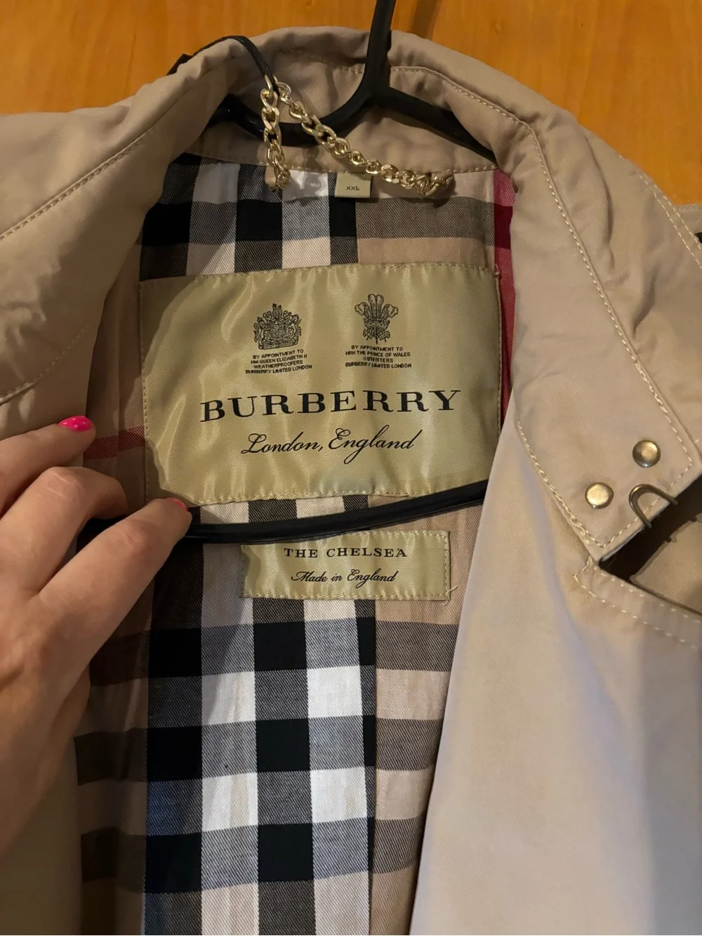 Burberry Beige Trench Coat with Vintage Check Lining - Picture 3 of 13